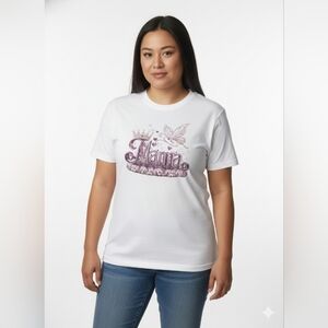 White Graphic Tee with Mama Design Includes Coffey Mug